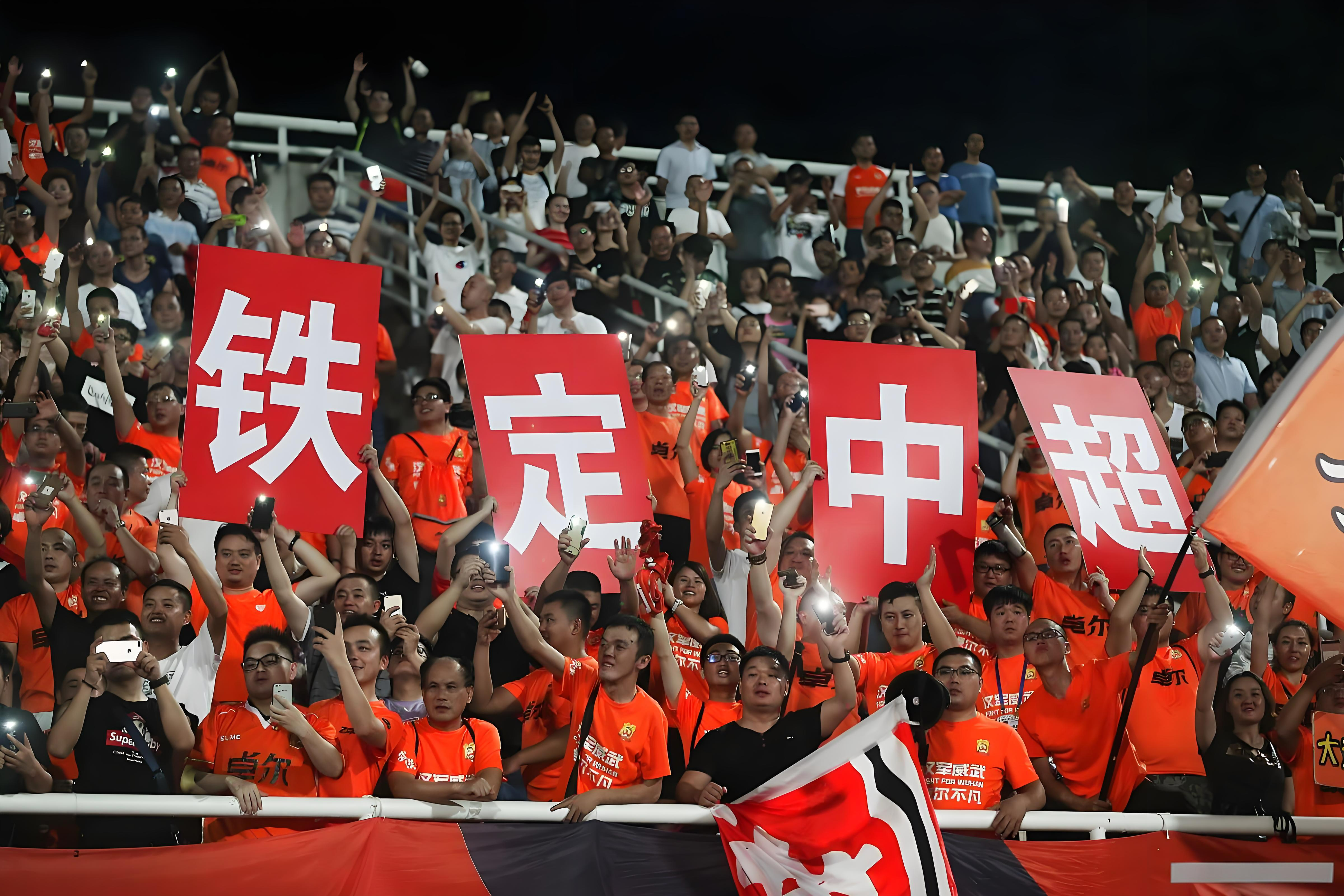 皇冠体育官网-太狠了！拜仁慕尼黑迎来里程碑备战中超转折点上海海港再遭质疑，国际比赛日广东宏远篮板制胜的简单介绍